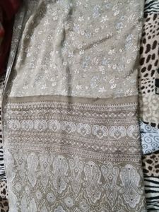 English Color New Saari