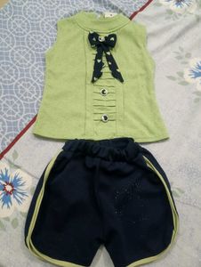 Cute Girl&#39;s Cord-set