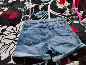 Girls stylish shorts