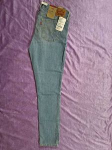 Levi&#39;s 711 Skinny Jeans brand new
