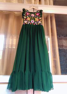 Green Floral Embroidered Gown💗💗💗💗