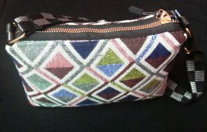 NEW NO USED SLING BAG FOR GIRLS AND KID&#39;S.