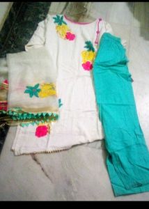 Floral Embroidered Kurta Set