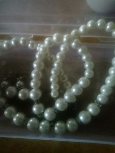 Elegant White Pearl Jewellery Set – Necklace, Brac