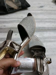 Sandal Heela