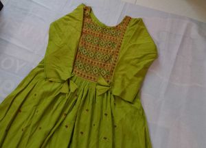 Nayra Cut Kurti