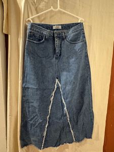 Distressed V Cut Jeans