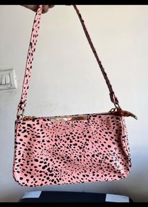 🧨TRENDY SLING BAG -ONLY @130