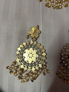 Earring And Tika Set