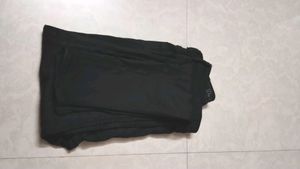Women Black Jeans / Size 28