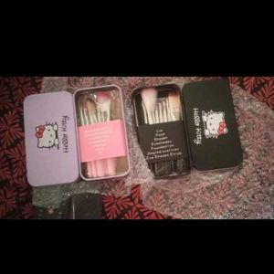 Hello Kitty Makeup Brush Set - New