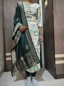 Elegant Floral Print Kurta Set