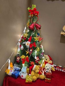 Festive Christmas Tree Decor