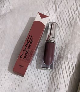 M.A.C kiss lipstick