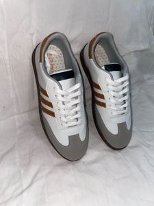 Stylish White ADIDAS Sneakers 👟 🔥🔥