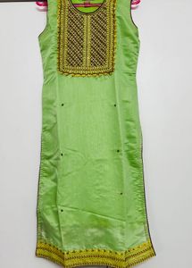 Green Embroidered Kurta