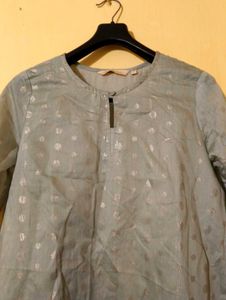 Avaasa Kurti Like New