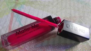 Matte Me Ultra Smooth Lip Cream - Fuchsia