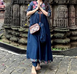 Floral Embroidered Kurta Set