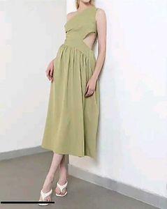 🔥 SHEIN Olive Cut-Out Midi Beauty – LAST ONE LEFT