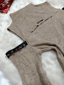 🌼Beige Cutout Long Sleeve Top🌼