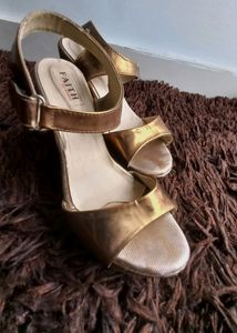 Hills 👠⚡