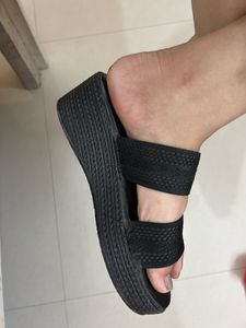 Black Wedges