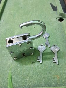 Shutter Lock