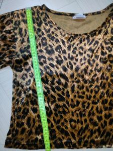 Leopard Print Crop Top🐆🤎Shinny Texture.