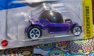 Hot Wheels Magic 8 Ball Car