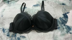 Elegant Black Lace padded bra 34C