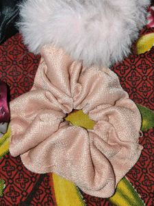 5 Beautiful Scrunchies on Sale