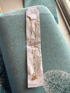 Non Tarnish Bow Neckpiece