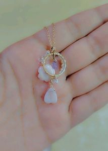 🇯🇵 Sakura Pearl Necklace