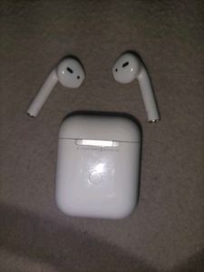 AIRPODS + FREE WATCH