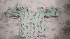 Floral Puff Sleeve Crop Top