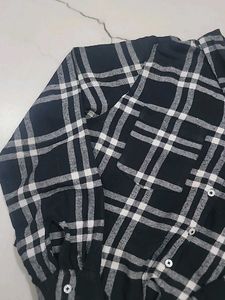 Checkered Black crop shirt