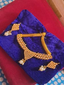 Pearl Ethnic Golden Jewellery Set