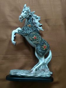 Horse Showpiece