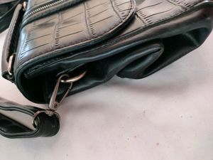 Black Sling Bags (Women&#39;s)