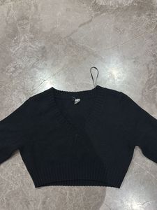 Black Cropped V-Neck Sweater