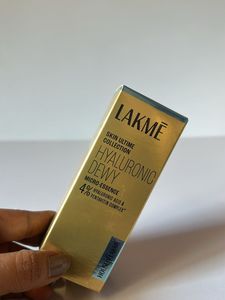 Lakme Hyaluronic Dewy Micro-Essence