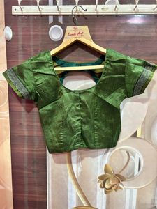 Beautiful Green Saree With Blouse