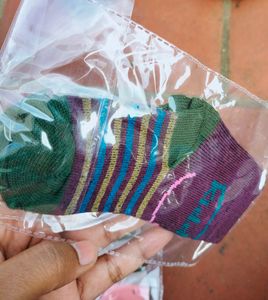 Pair Of 4 Socks for Babies 0-12months
