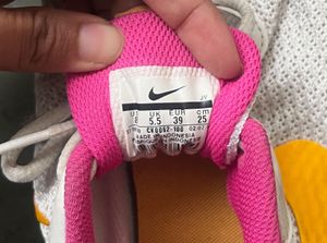 Nike Sports Shoes