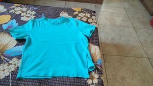 blue tshirt