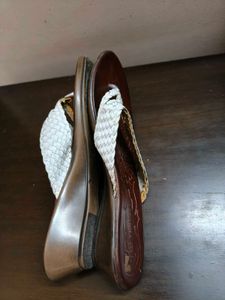 Venus Steps Women Brown White Wooven Sandal