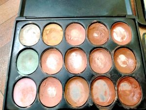 🔥Offer🔥 Concealer+ eyeshadow palette 🔥