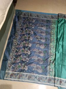 Graceful dual tone saree
