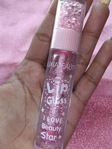 Rare Beauty Highlighter....